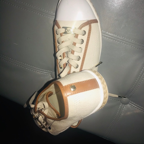 Micheal Kors flats - Picture 3 of 3